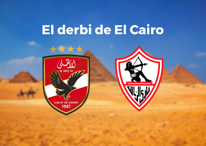 Escudos oficiales de los clubes Al Ahly y Zamalek representativos de el derbi de El Cairo con las Pirámides de Guiza al fondo